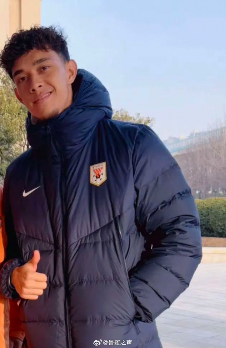  博主：泰山隊新援李小恒已抵達俱樂部，明天將隨隊登泰山祈福