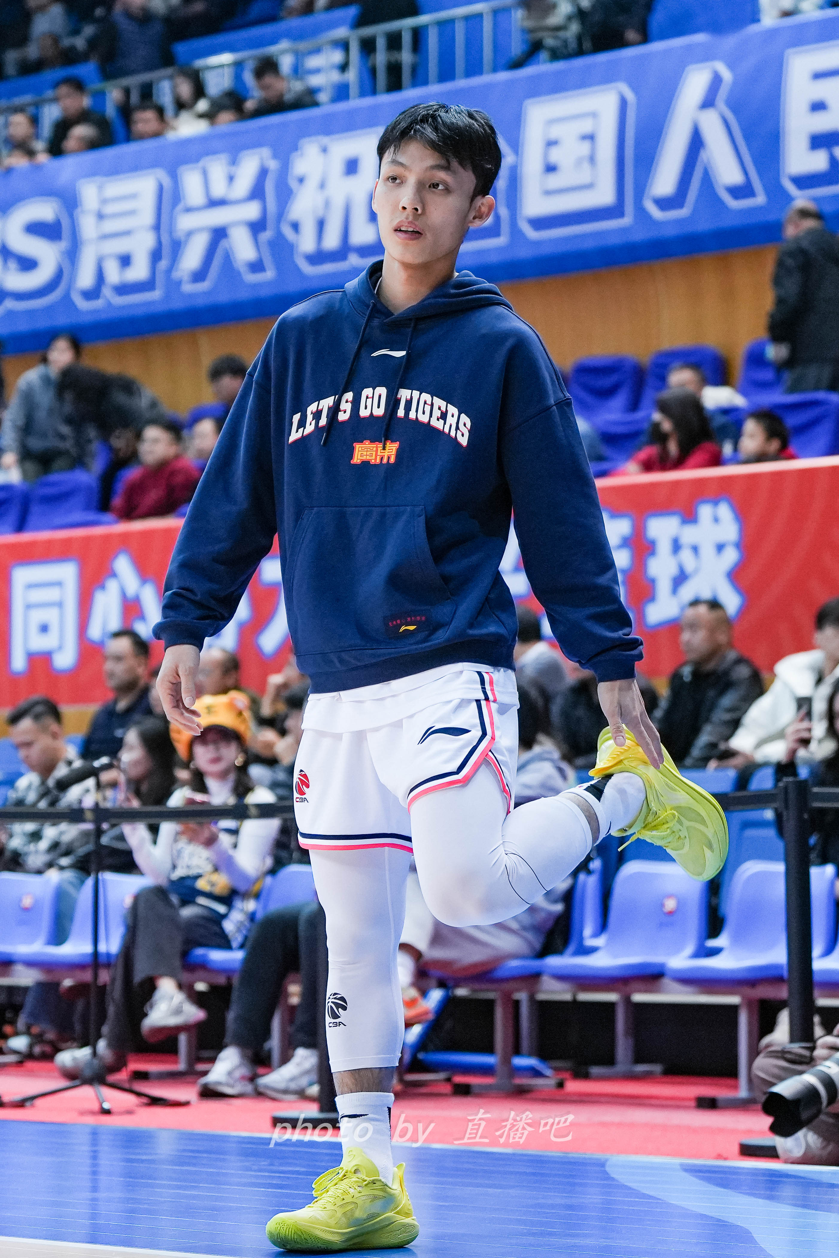  “控球中鋒”！徐杰這身體素質(zhì)有億點(diǎn)東西