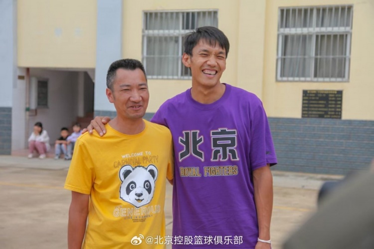  那一封信的故事還在延續(xù) 矣進(jìn)宏母校的師生們來到北京了！
