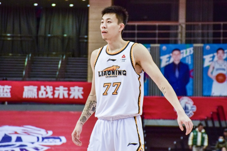 還得再調(diào)整！張鎮(zhèn)麟復(fù)出8中1拿到2分8助出現(xiàn)6失誤 正負值-34最低