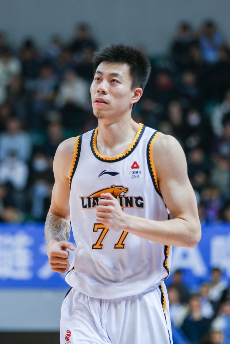  媒體人：張鎮(zhèn)麟、韓德君將因傷缺席今晚對陣北控的比賽