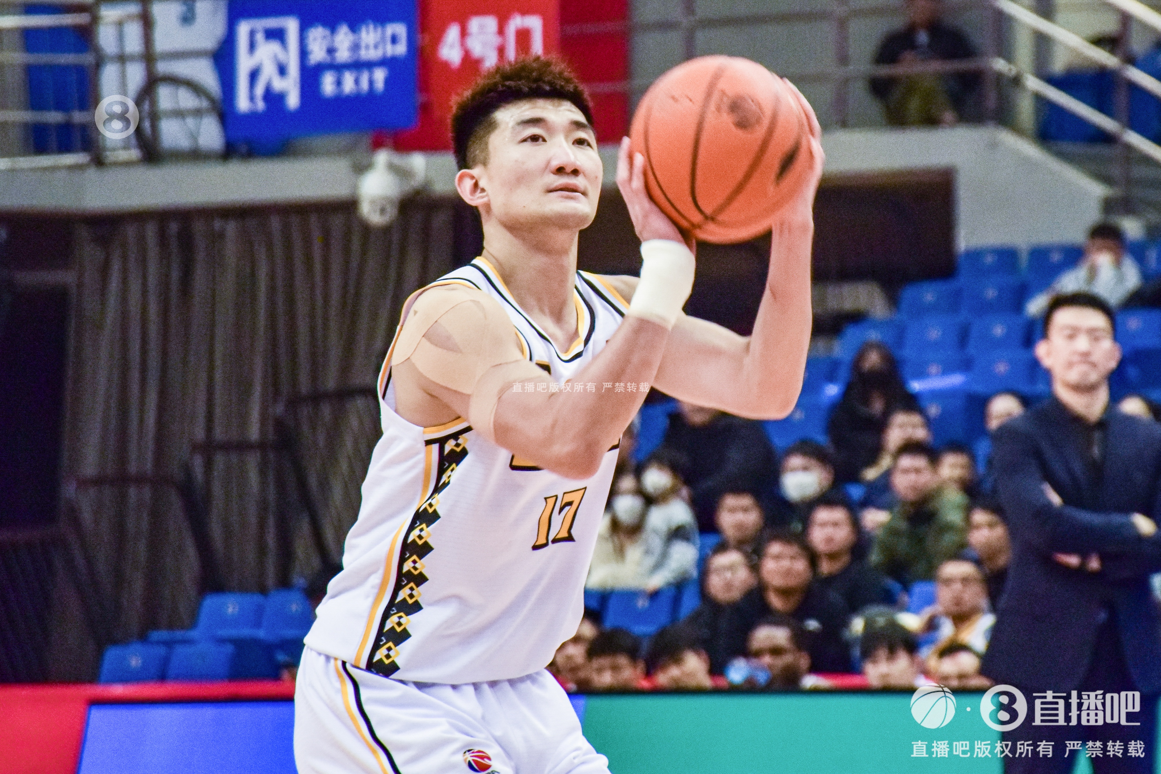  早日康復！探長：孫銘徽已經脫掉保護靴 可以正常走路