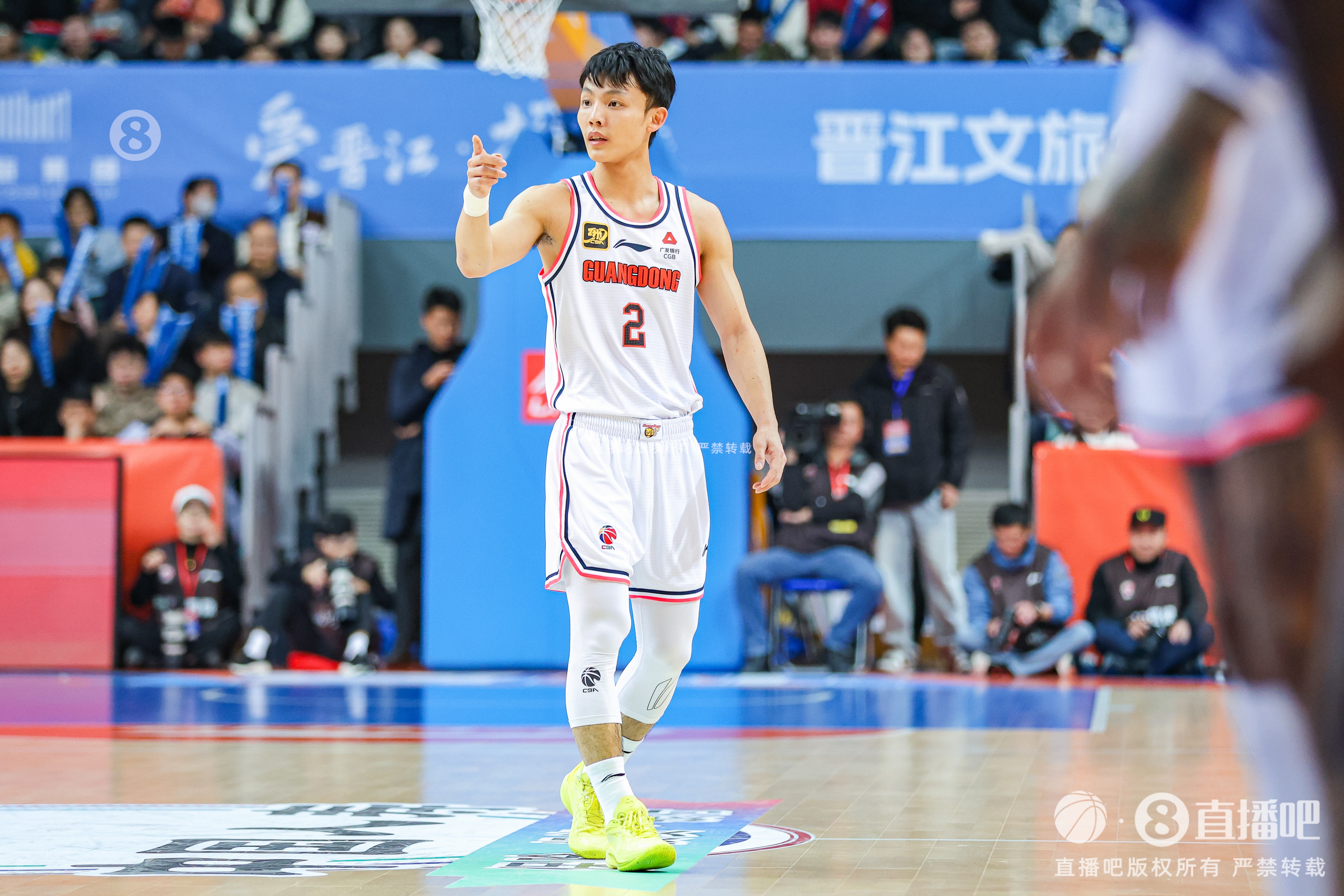  徐杰：身高不是打籃球的唯一標(biāo)準(zhǔn) 努力、勤奮、自律也是天賦