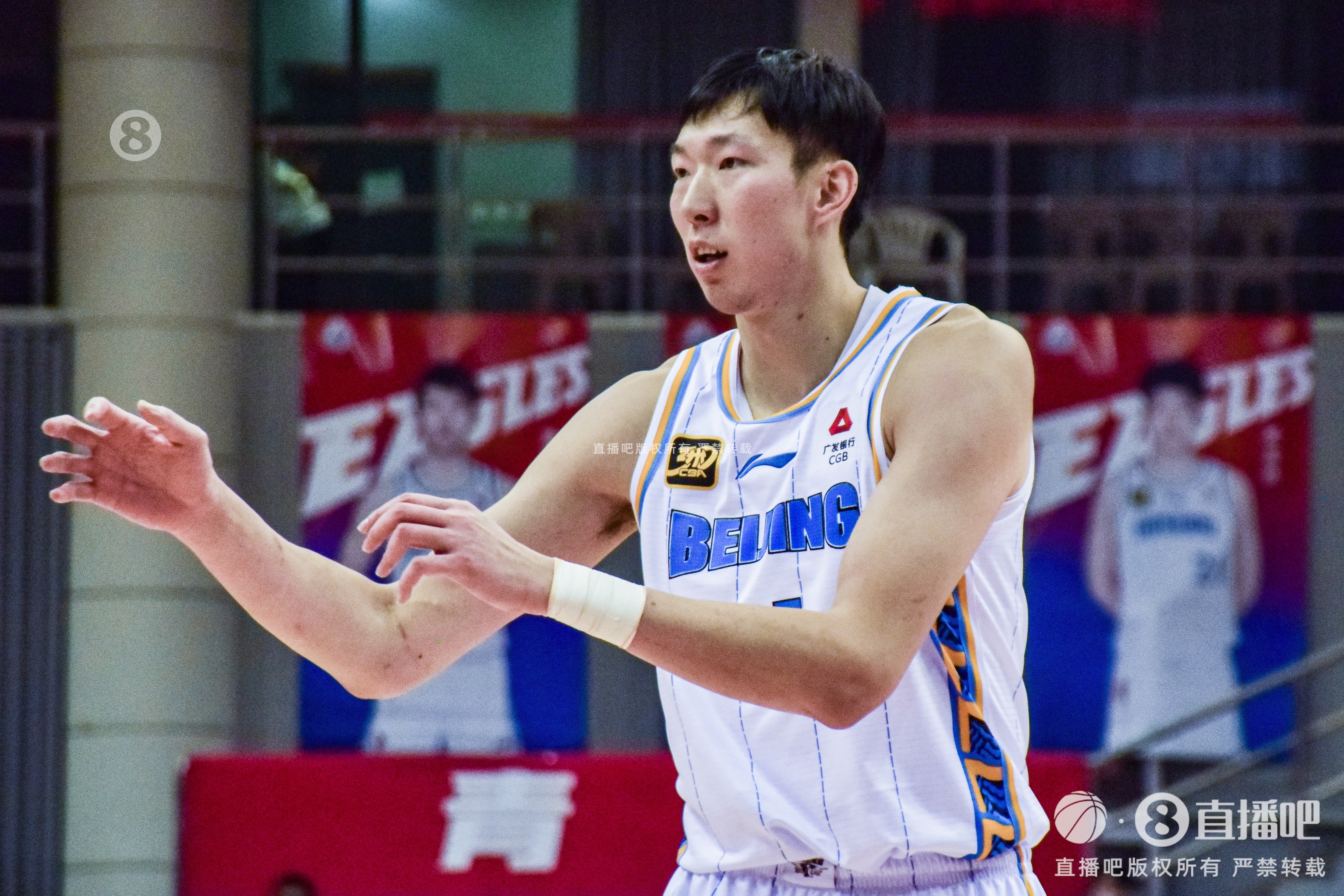  出點小汗！周琦8投6中&罰球4中4 得到16分7板2帽&正負值+10