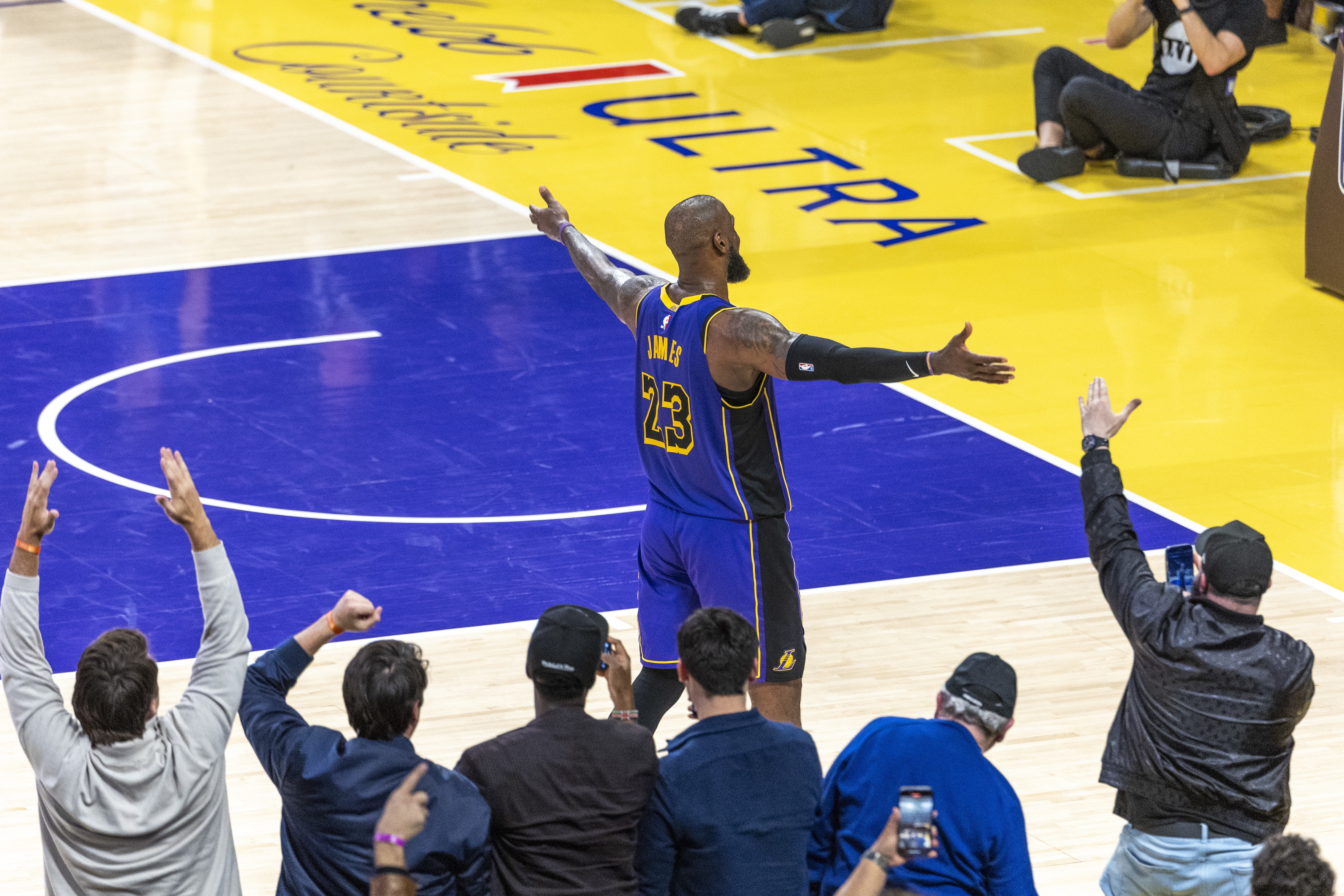  分析NBA目前的輿論環(huán)境：詹姆斯之后 聯(lián)盟門(mén)面成了一個(gè)燙手山芋？
