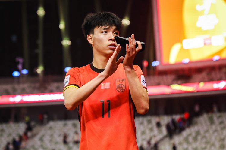  期待首秀！18歲王鈺棟入選中澳戰(zhàn)名單&穿11號(hào)，首進(jìn)國(guó)足正賽名單